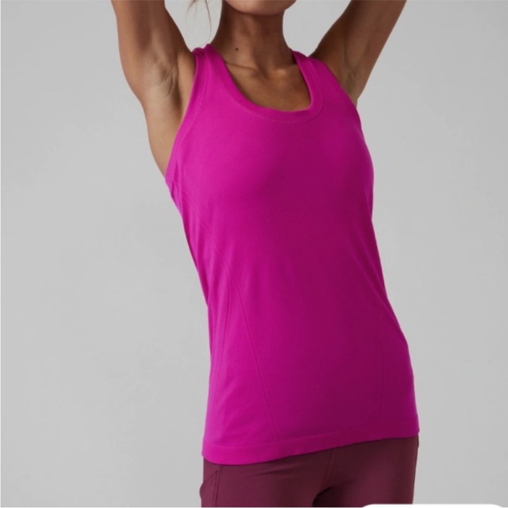 Athleta Women's Electric Fuchsia Momentum Tank Top size Small